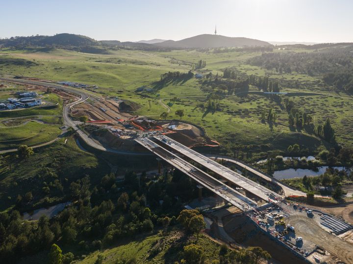 20260312_lh1_dji_20260312080707_0624_d_molonglo_river_bridge_parapet_install_12_march_2026_55142728736_o